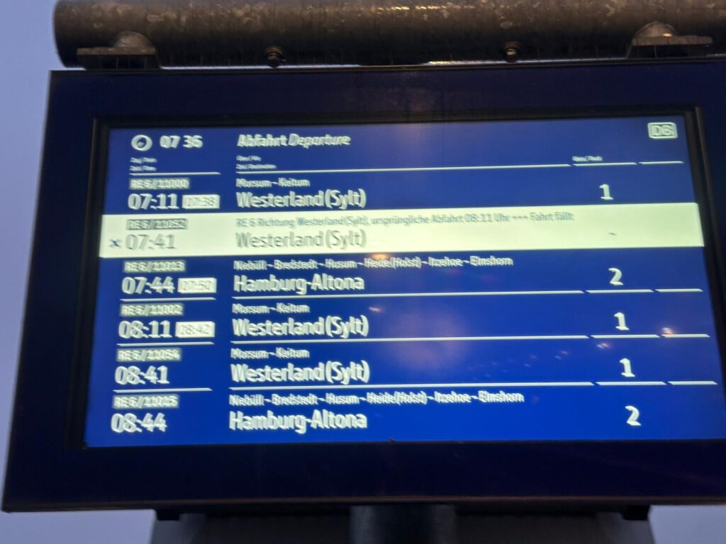 Marschbahn nach Sylt - Das digitale Rätselraten: Wenn der Fahrplan zur absurden Komödie wird